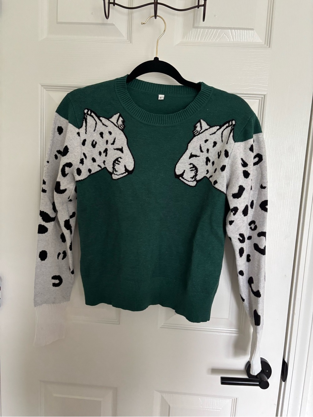 Women’s Green Leopard-Print Sweater cozy material cool avant guarde